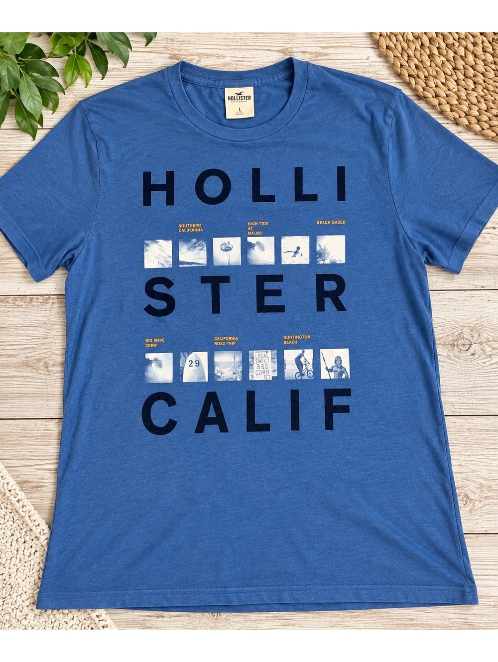 Hollister Men's Blue Graphic T-Shirt Size Large